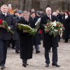 Komisijas deputāts G.Rusiņš vainagu nolikšanas ceremonijā Rīgas Brāļu kapos pie Mūžīgās uguns 2012.gada 11.novembrī